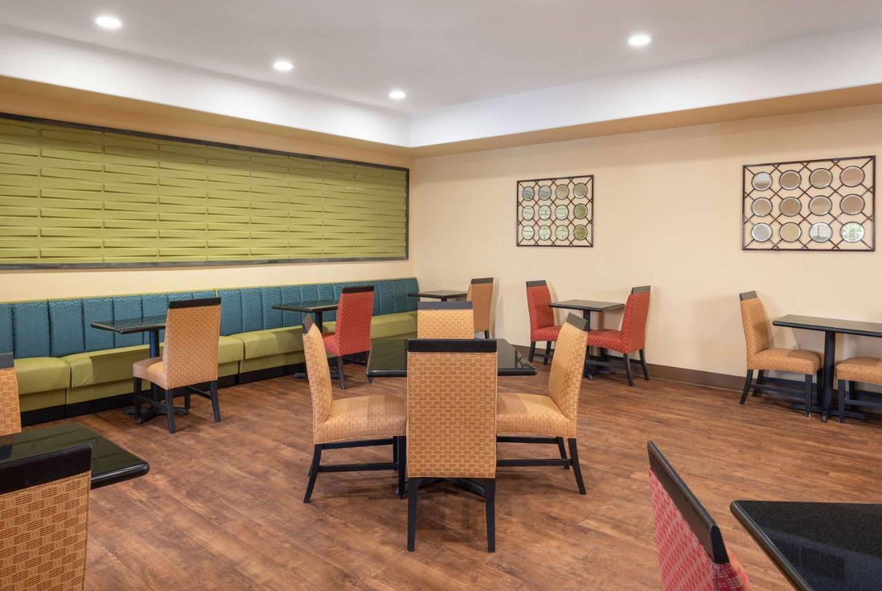 La Quinta By Wyndham Tucson - Reid Park Hotel Exterior photo